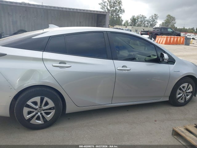 Toyota Prius Two 2017 JTDKBRFU2H3045243 Image 13