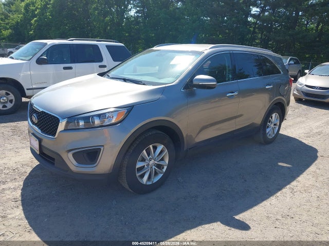 45209411 :رقم المزاد ، 5XYPG4A35GG077929 vin ، 2016 Kia Sorento 2.4l Lx مزاد بيع