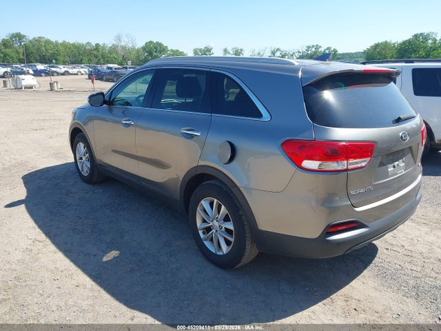 45209411 :رقم المزاد ، 5XYPG4A35GG077929 vin ، 2016 Kia Sorento 2.4l Lx مزاد بيع
