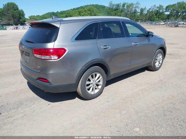 45209411 :رقم المزاد ، 5XYPG4A35GG077929 vin ، 2016 Kia Sorento 2.4l Lx مزاد بيع