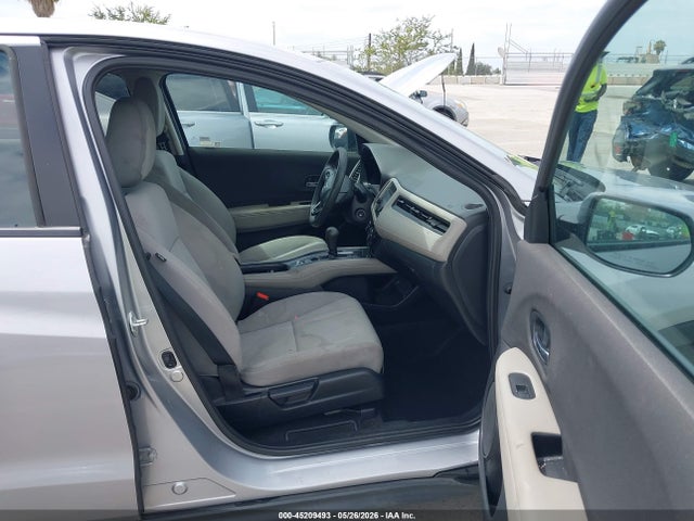 3CZRU5H37NM716349 Honda Hr-v 2wd Lx