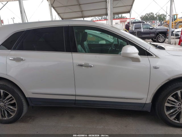 1GYKNCRS7HZ137860 Cadillac Xt5 Premium Luxury