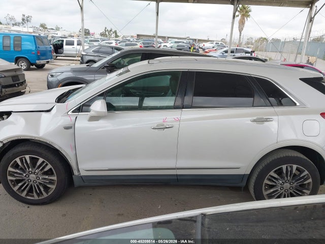1GYKNCRS7HZ137860 Cadillac Xt5 Premium Luxury