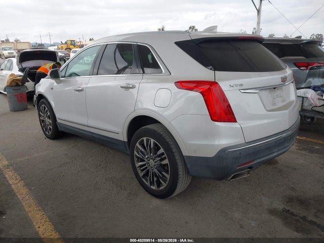 1GYKNCRS7HZ137860 Cadillac Xt5 Premium Luxury