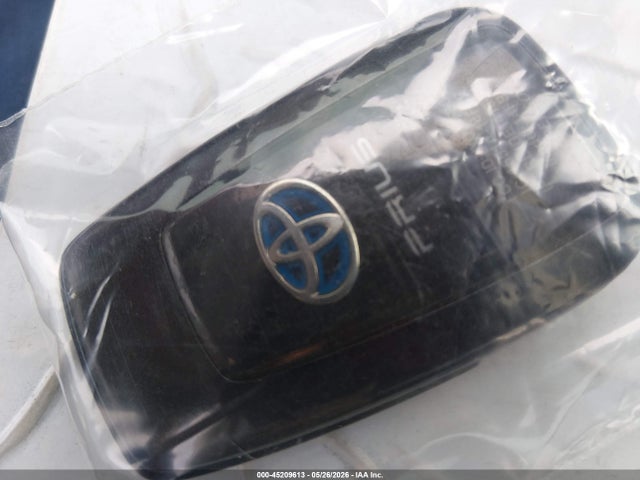Toyota Prius Two 2017 JTDKBRFU9H3030979 Image 11