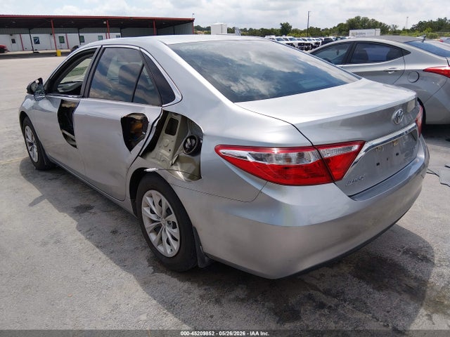 Toyota CAMRY LE 2015 4T4BF1FK3FR510111 Image 3