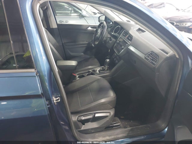 Продаж на аукціоні авто 2018 Volkswagen Tiguan 2.0t Se/2.0t Sel, vin: 3VV2B7AX7JM140330, номер лоту: 45209876