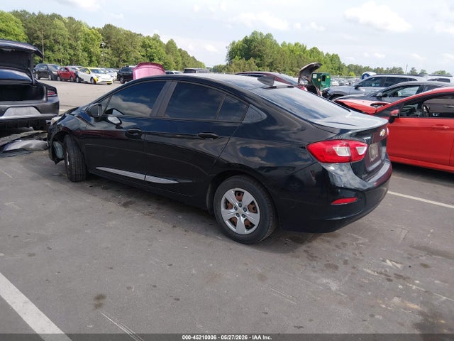 45210006 :رقم المزاد ، 1G1BC5SM5J7214786 vin ، 2018 Chevrolet Cruze Ls Auto مزاد بيع