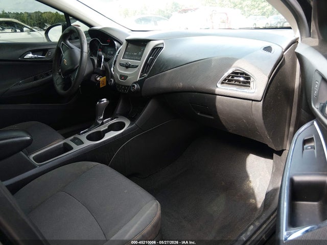 45210006 :رقم المزاد ، 1G1BC5SM5J7214786 vin ، 2018 Chevrolet Cruze Ls Auto مزاد بيع