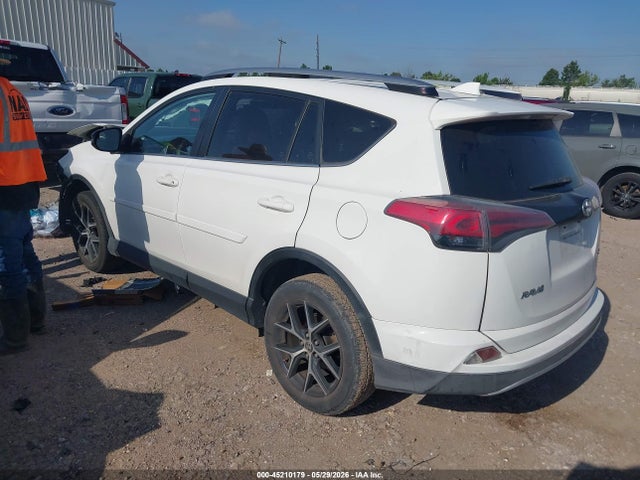 JTMNFREV8HJ709990 Toyota RAV4 SE