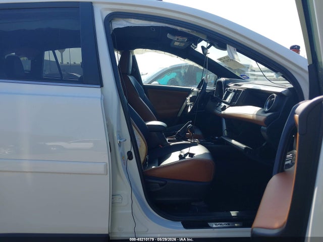JTMNFREV8HJ709990 Toyota RAV4 SE