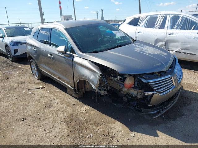45210198 :رقم المزاد ، 5LMCJ1C90HUL68895 vin ، 2017 Lincoln Mkc Premiere مزاد بيع