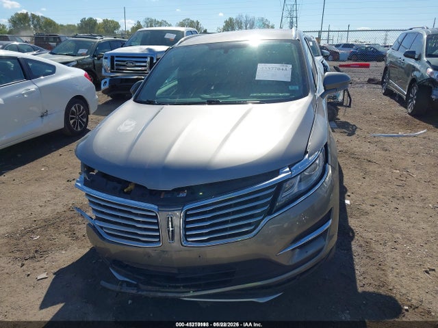 45210198 :رقم المزاد ، 5LMCJ1C90HUL68895 vin ، 2017 Lincoln Mkc Premiere مزاد بيع