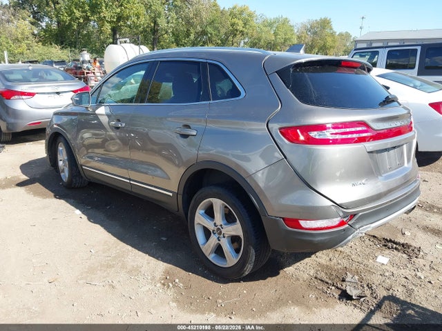 45210198 :رقم المزاد ، 5LMCJ1C90HUL68895 vin ، 2017 Lincoln Mkc Premiere مزاد بيع