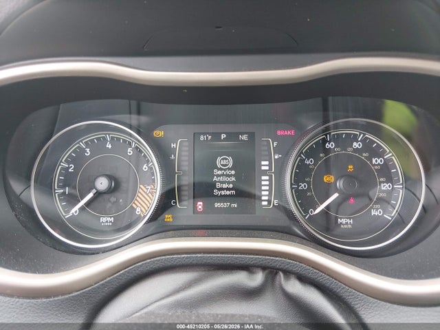 2014 Jeep Cherokee Latitude მანქანა იყიდება აუქციონზე, vin: 1C4PJMCS8EW296017, აუქციონის ნომერი: 45210205