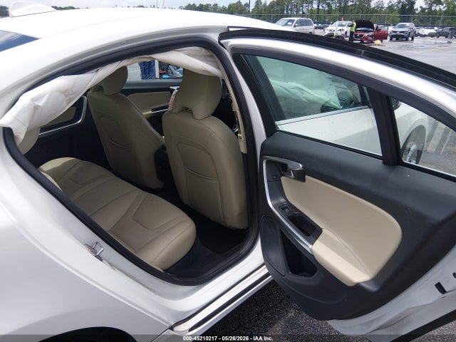45210217 :رقم المزاد ، YV126MFK5G2408865 vin ، 2016 Volvo S60 T5 Drive-e Premier مزاد بيع