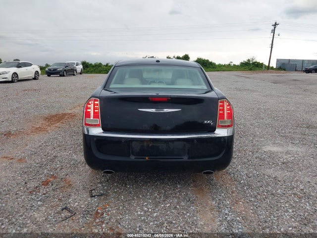 Chrysler 300C 2014 2C3CCAET2EH167531 Image 16