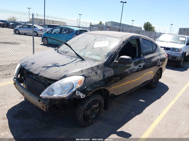45210251 :رقم المزاد ، 3N1CN7AP1DL819808 vin ، 2013 Nissan Versa 1.6 S+ مزاد بيع