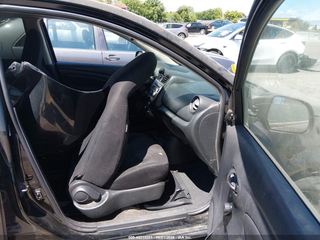 45210251 :رقم المزاد ، 3N1CN7AP1DL819808 vin ، 2013 Nissan Versa 1.6 S+ مزاد بيع