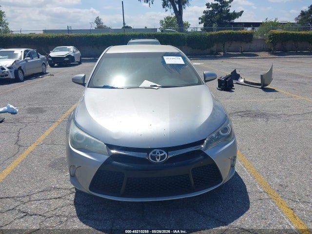 45210258 :رقم المزاد ، 4T1BF1FK5GU156281 vin ، 2016 Toyota Camry Se مزاد بيع