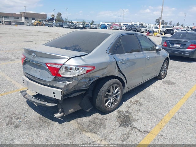 45210258 :رقم المزاد ، 4T1BF1FK5GU156281 vin ، 2016 Toyota Camry Se مزاد بيع
