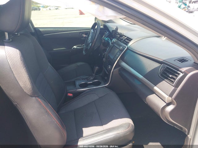 45210258 :رقم المزاد ، 4T1BF1FK5GU156281 vin ، 2016 Toyota Camry Se مزاد بيع