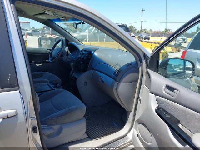 Продаж на аукціоні авто 2004 Toyota Sienna Le, vin: 5TDBA23C04S016001, номер лоту: 45210396