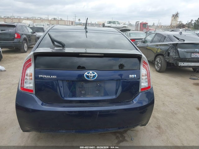 Toyota Prius Two 2015 JTDKN3DU1F0455411 Image 17