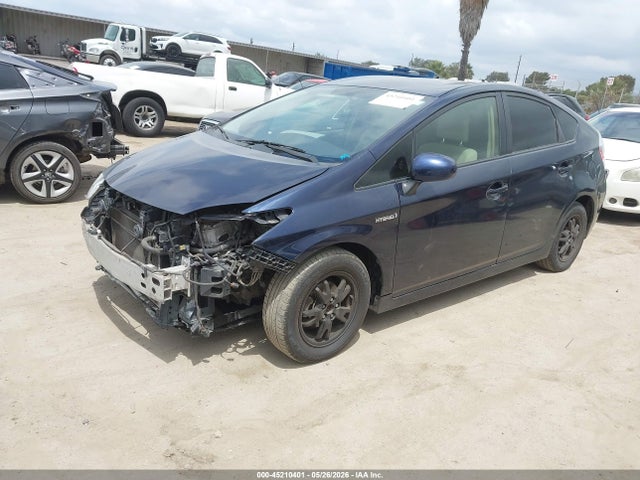 Toyota Prius Two 2015 JTDKN3DU1F0455411 Image 2