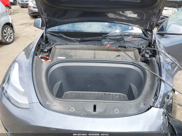 2023 Tesla Model Y Awd/long Range Dual Motor All-wheel Drive მანქანა იყიდება აუქციონზე, vin: 7SAYGAEE1PF835760, აუქციონის ნომერი: 45210403