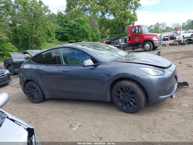 2023 Tesla Model Y Awd/long Range Dual Motor All-wheel Drive მანქანა იყიდება აუქციონზე, vin: 7SAYGAEE1PF835760, აუქციონის ნომერი: 45210403