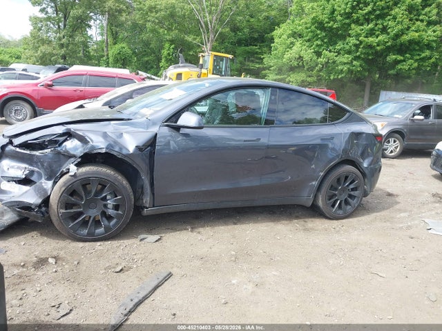 2023 Tesla Model Y Awd/long Range Dual Motor All-wheel Drive მანქანა იყიდება აუქციონზე, vin: 7SAYGAEE1PF835760, აუქციონის ნომერი: 45210403