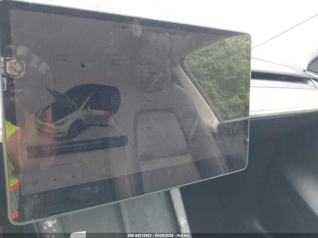 2023 Tesla Model Y Awd/long Range Dual Motor All-wheel Drive მანქანა იყიდება აუქციონზე, vin: 7SAYGAEE1PF835760, აუქციონის ნომერი: 45210403