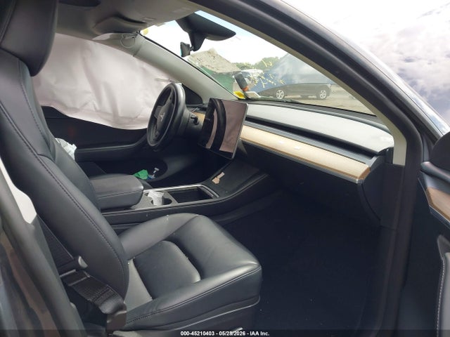 2023 Tesla Model Y Awd/long Range Dual Motor All-wheel Drive მანქანა იყიდება აუქციონზე, vin: 7SAYGAEE1PF835760, აუქციონის ნომერი: 45210403