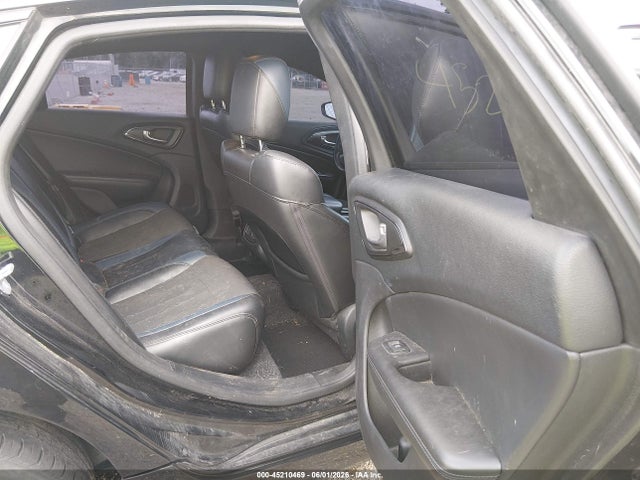 2015 Chrysler 200 S მანქანა იყიდება აუქციონზე, vin: 1C3CCCDG9FN523014, აუქციონის ნომერი: 45210469