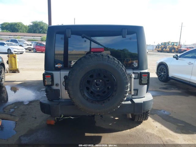 1C4BJWDG8GL248201 Jeep Wrangler Unlimited Sport