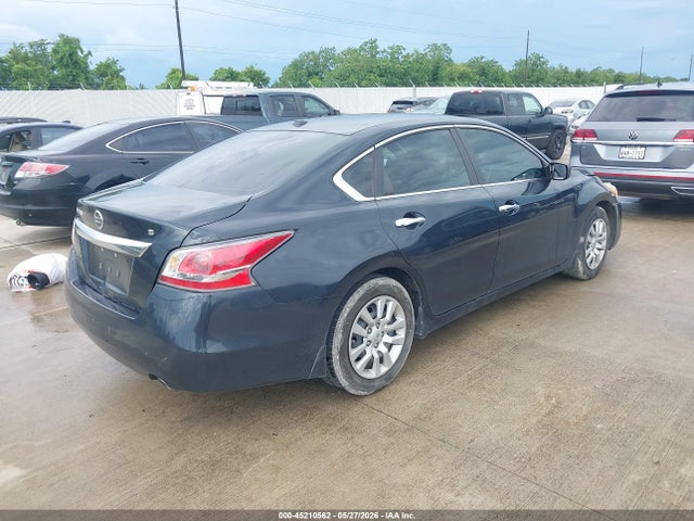 Nissan Altima 2.5 S 2015 1N4AL3AP1FN307896 Image 4
