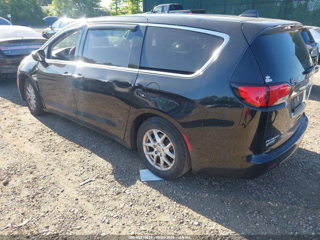 2017 Chrysler Pacifica Touring მანქანა იყიდება აუქციონზე, vin: 2C4RC1DG3HR517371, აუქციონის ნომერი: 45210636