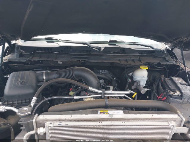 1C6RR7GT9LS122295 RAM 1500 Classic Warlock 4x4 6&#039;4 Box