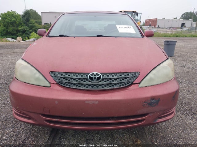 45210664 :رقم المزاد ، JTDBE32K620068560 vin ، 2002 Toyota Camry Le مزاد بيع