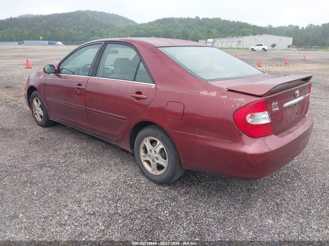 45210664 :رقم المزاد ، JTDBE32K620068560 vin ، 2002 Toyota Camry Le مزاد بيع