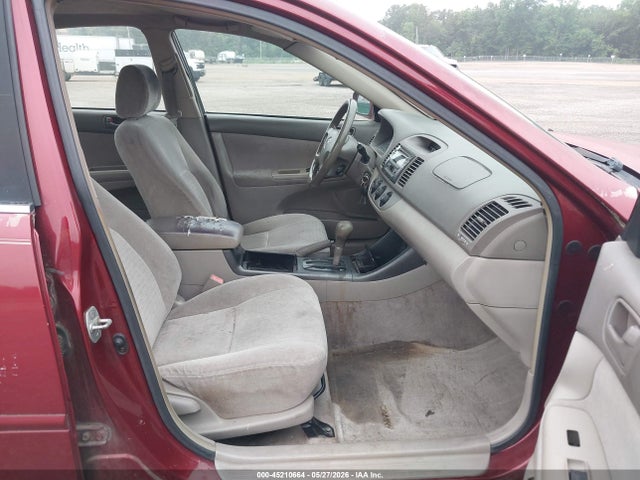 45210664 :رقم المزاد ، JTDBE32K620068560 vin ، 2002 Toyota Camry Le مزاد بيع