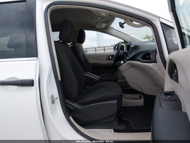 Chrysler Voyager L 2021 2C4RC1AG3MR568478 Image 5
