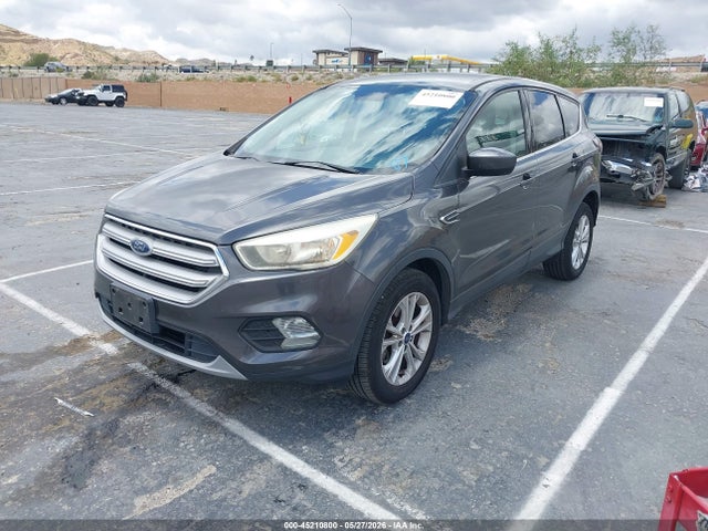 45210800 :رقم المزاد ، 1FMCU0GD5HUB53371 vin ، 2017 Ford Escape Se مزاد بيع