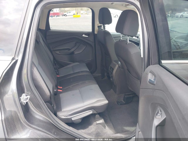 45210800 :رقم المزاد ، 1FMCU0GD5HUB53371 vin ، 2017 Ford Escape Se مزاد بيع