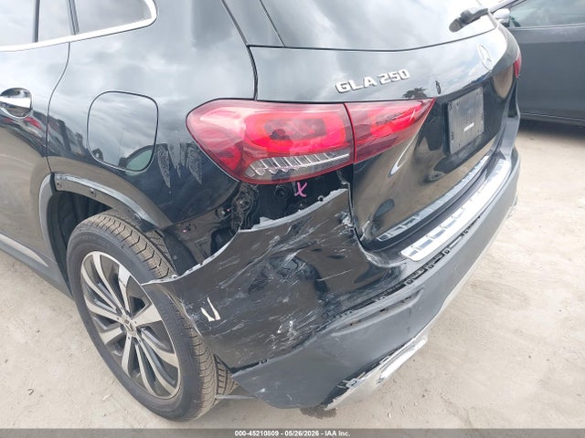 W1N4N4GB5PJ515557 Mercedes-Benz GLA 250