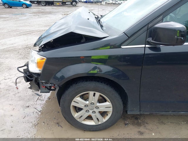 2C4RDGCG2KR772313 Dodge Grand Caravan Sxt