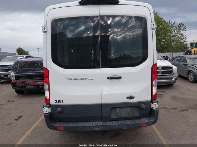 Ford Transit-250 2018 1FTYR2CM7JKA60804 Image 16