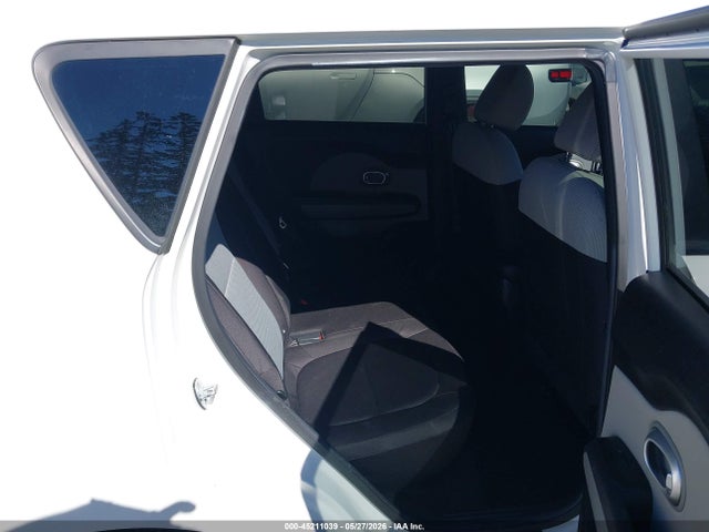 2015 Kia Soul მანქანა იყიდება აუქციონზე, vin: KNDJN2A24F7221747, აუქციონის ნომერი: 45211039