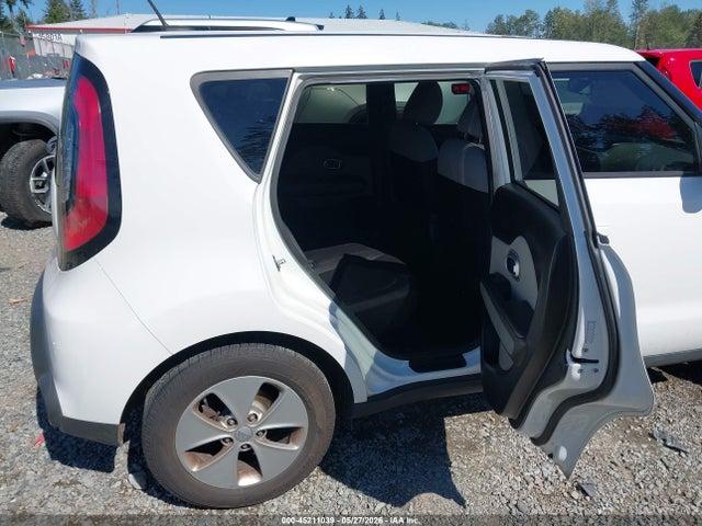 2015 Kia Soul მანქანა იყიდება აუქციონზე, vin: KNDJN2A24F7221747, აუქციონის ნომერი: 45211039